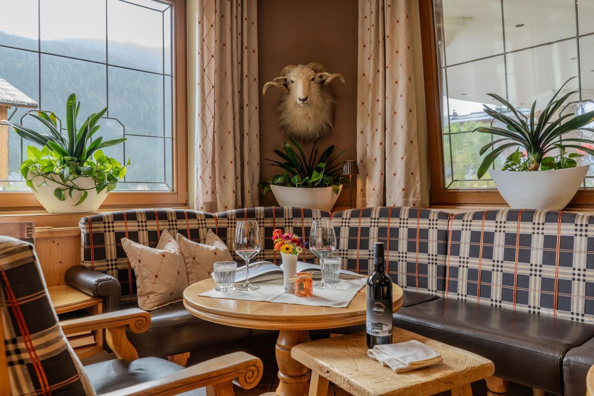 Hotel Neuwirt Brandenberg Bagian luar foto